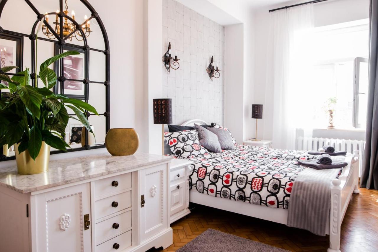 Halby Luxury Rooms Chmielna 73B Warsawa Bagian luar foto