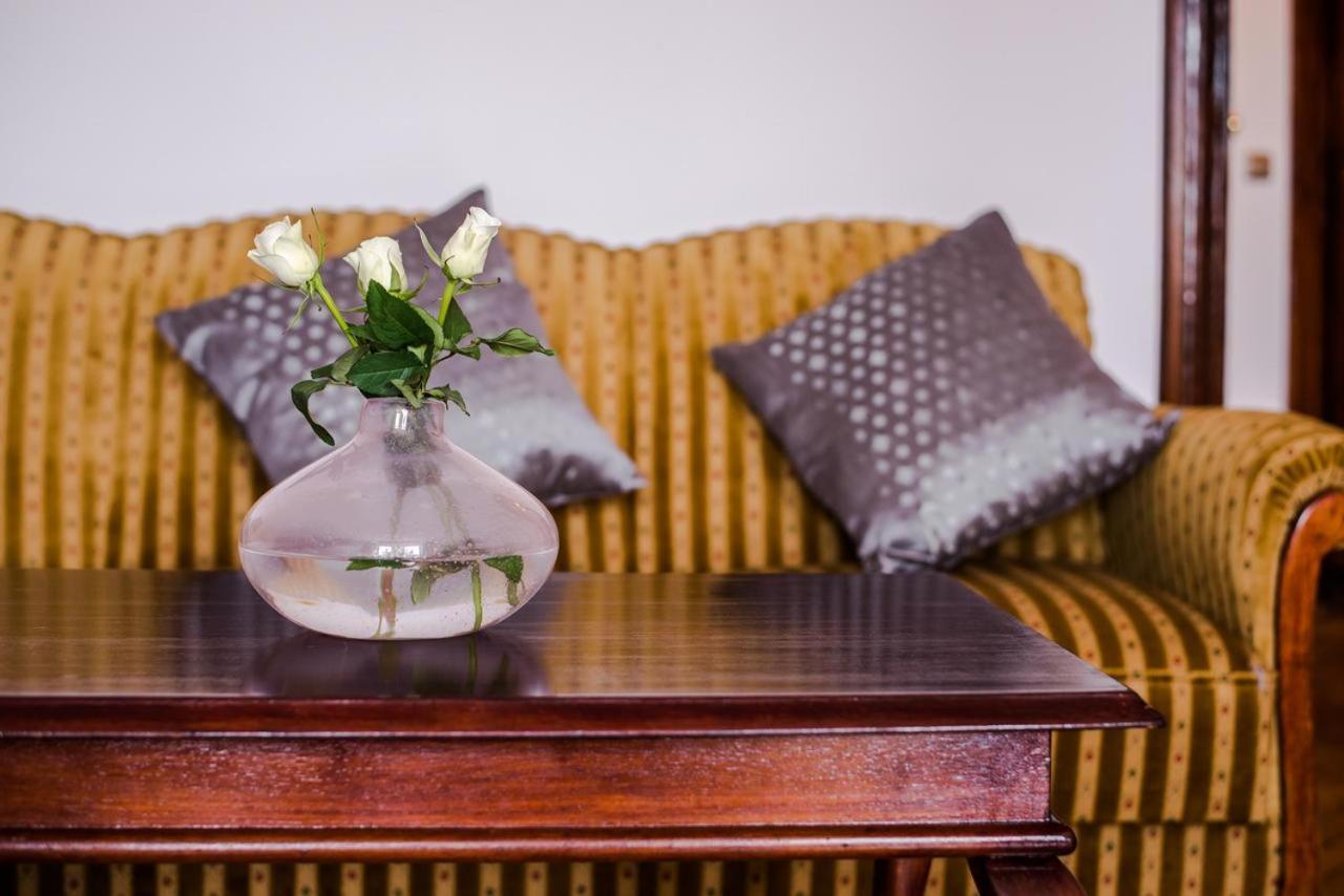 Halby Luxury Rooms Chmielna 73B Warsawa Bagian luar foto