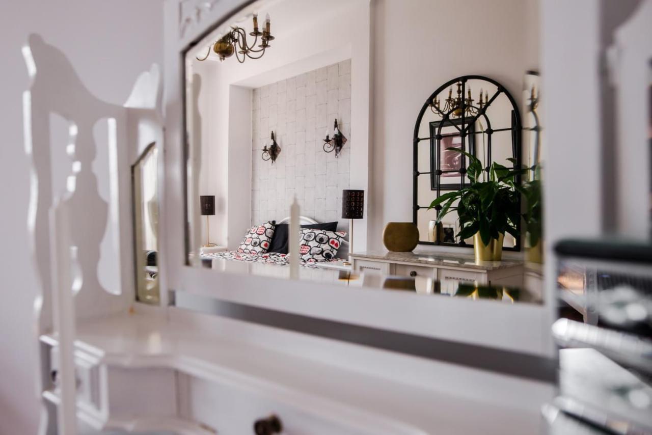 Halby Luxury Rooms Chmielna 73B Warsawa Bagian luar foto