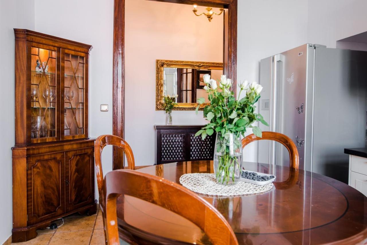 Halby Luxury Rooms Chmielna 73B Warsawa Bagian luar foto