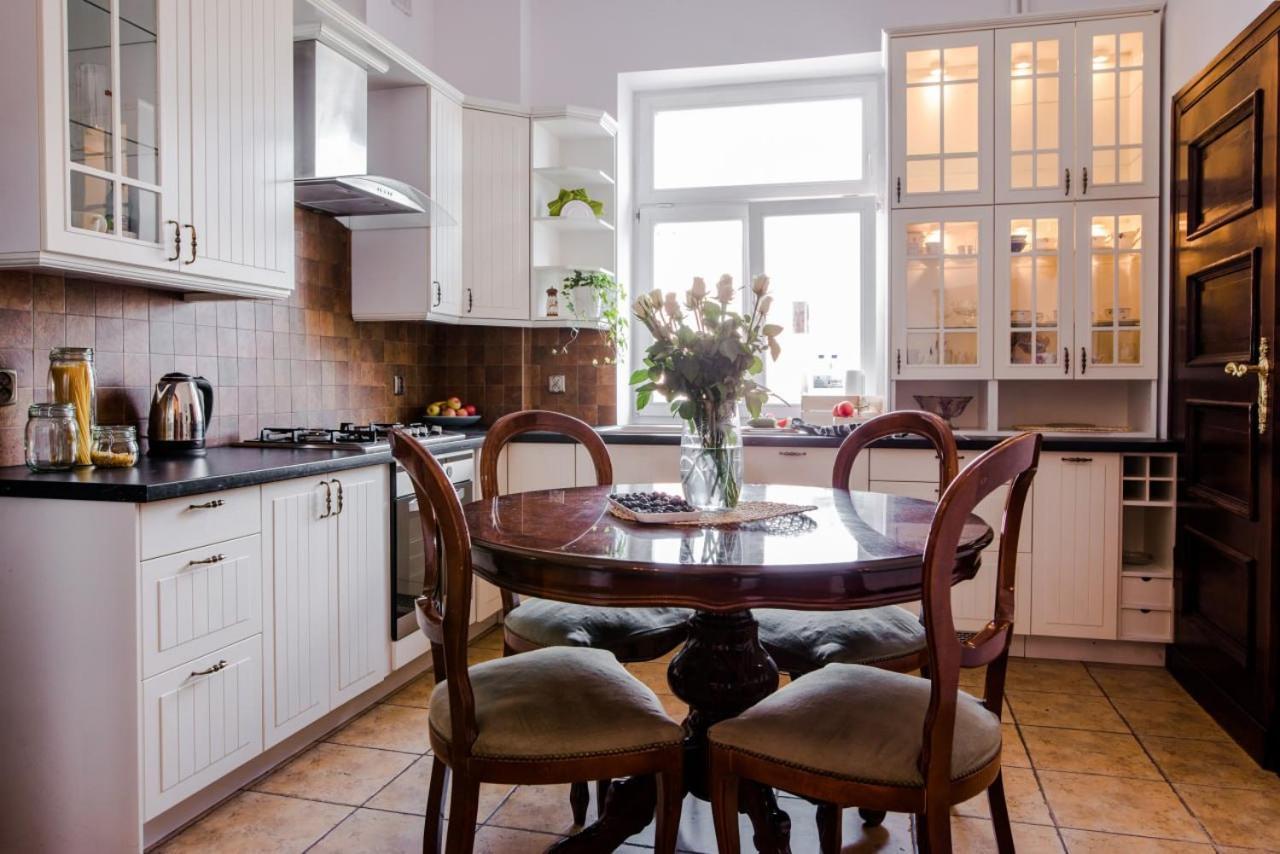 Halby Luxury Rooms Chmielna 73B Warsawa Bagian luar foto